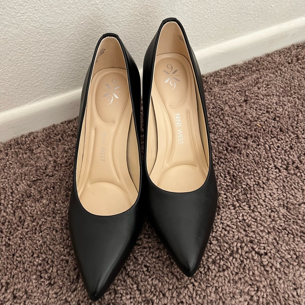 Size 7 Nine West women’s pumps heels